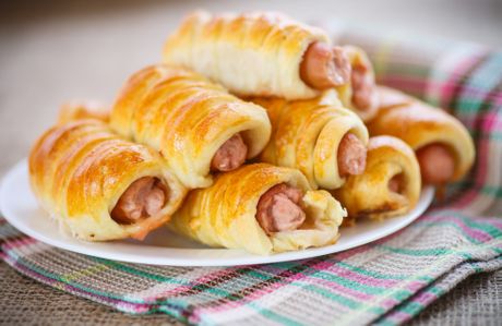 Kobasica, kobasice u testu, testo, virsle, rol viršle Kobasica, kobasice u testu, testo, virsle, rol viršle