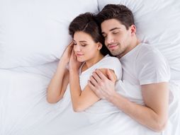 Par, krevet, ljubav, ljubavna veza