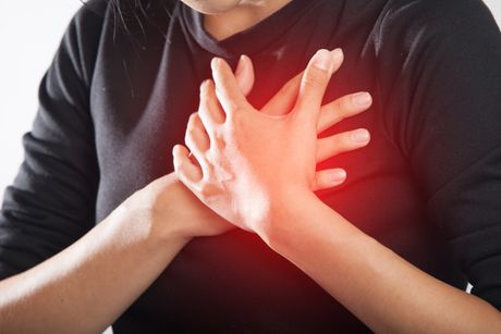 srčani napad udar prva pomoć veštačko dišanje