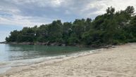 NEVEROVATNO Vlasnik hotela u Crnoj Gori izbacio turiste s plaže! Vikao, pa pukao: Izlazite napolje