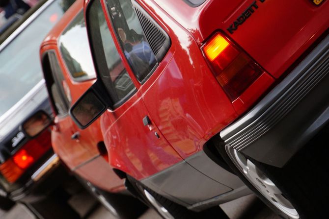 zadnje svetlo, opel kadet, gužva, automobili