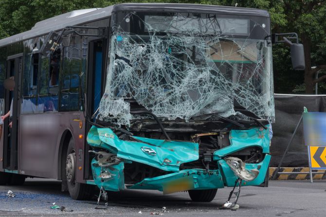 Autobus nesreća