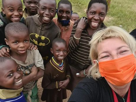 Elizabet Suzana Kozina, udruženje Putokaz za Afriku Elizabet Suzana Kozina, udruženje Putokaz za Afriku
