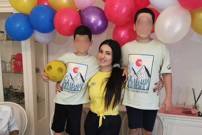 Tanja Savić sa decom,  sinovima Tanja Savić sa decom,  sinovima