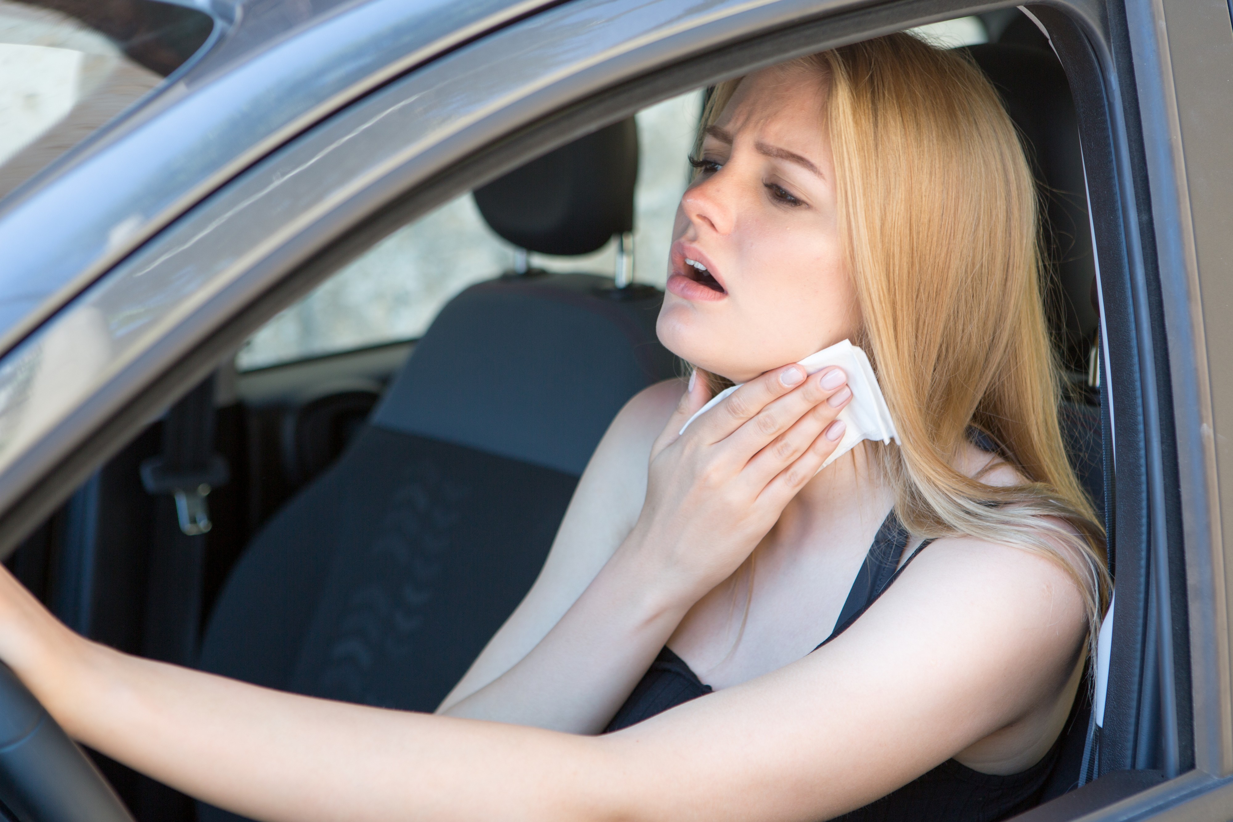 Uz ovaj trik možete rashladiti VRELU KABINU automobila: Sve je gotovo za NEKOLIKO SEKUNDI, a štedite klimu!