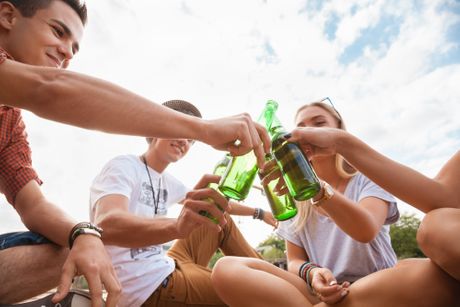 Alkohol, slavlje, pivo Alkohol, slavlje, pivo