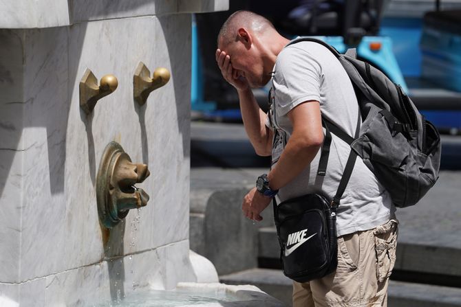 Vrućina, sunčan dan, leto Vrućina, sunčan dan, leto