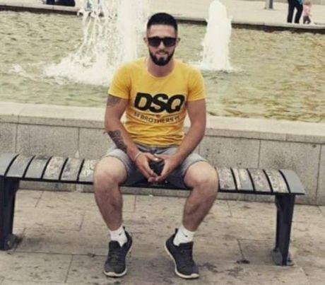 Kamber Papić poginuo kada je vozeći motor udario u kamion u mestu Kladnica, na magistralnom putu Sjenica – Ivanjica. Kamber Papić poginuo kada je vozeći motor udario u kamion u mestu Kladnica, na magistralnom putu Sjenica – Ivanjica.