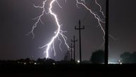 Upozorenje! U toku večeri OVAJ deo Srbije biće na udaru veoma snažnih grmljavinskih oluja i nepogoda