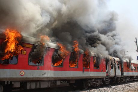 voz šine vatra požar vatrogasci nesreća