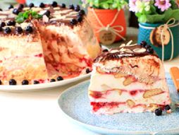 Sladoled torta sa voćem