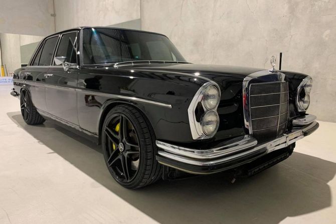 Mercedes-Benz W108 C63 AMG restomod