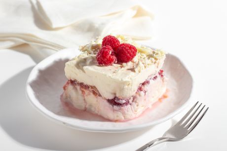Tiramisu, kolač s malinama Tiramisu, kolač s malinama
