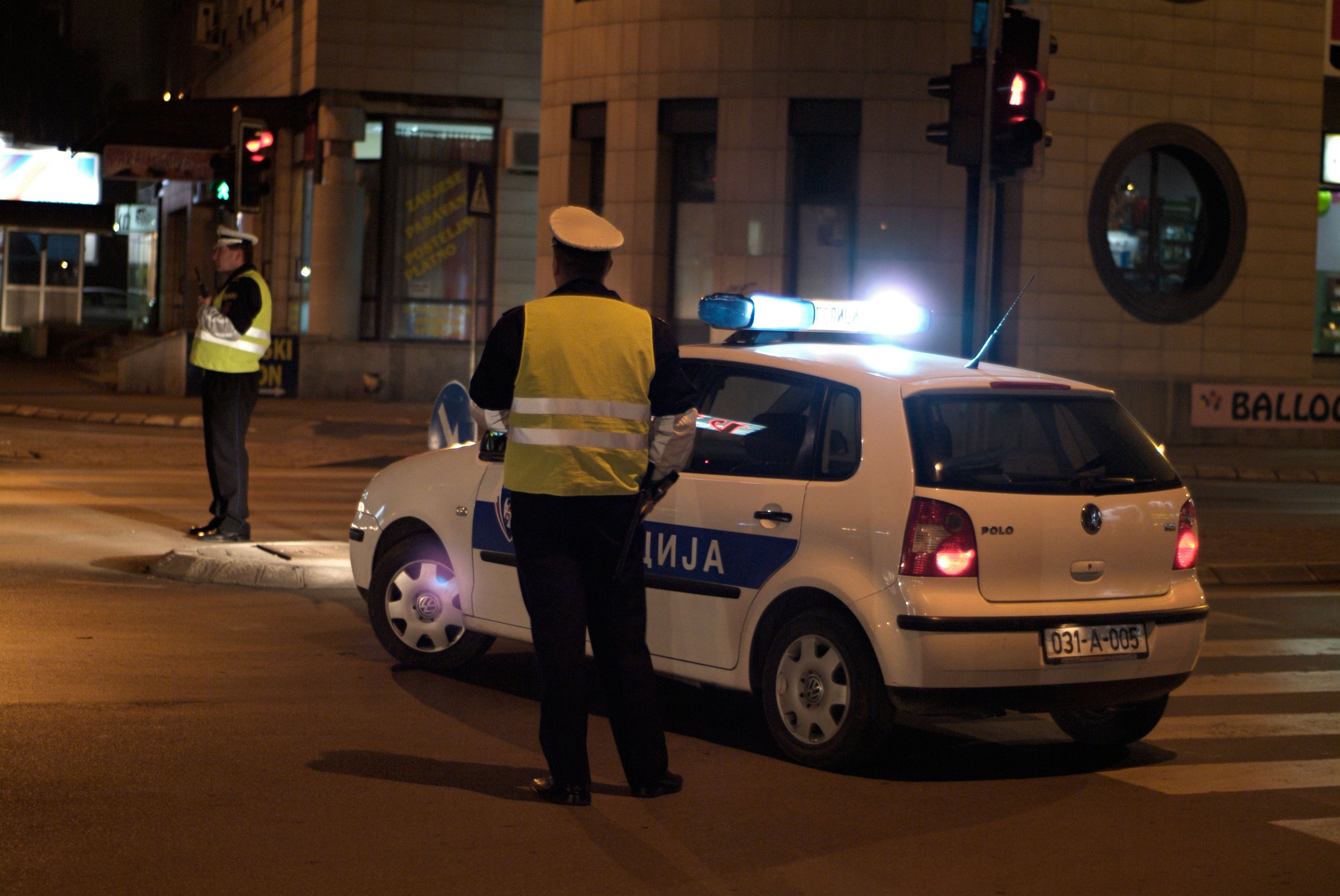 Tragedija kod Tešnja: Poginula dvojica mladića, trojica teško povređena