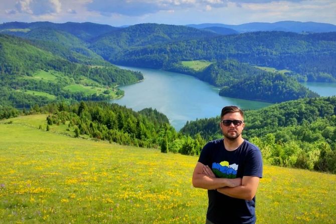 Filip završio 2 fakulteta, napustio Beograd i otišao na dedovinu: Kamperima nudi pogled od milion $ - Vimarsana News