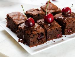 čokoladna pita čokoladni kolač sa višnjama,