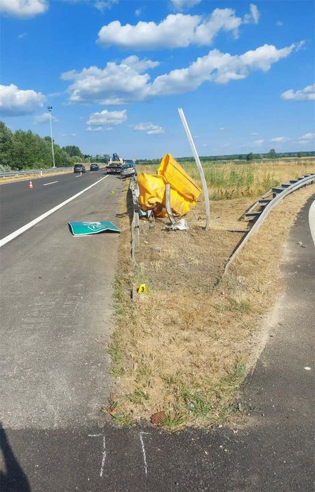 bezeci od policije izazvao saobraćajnu nesreću bezeci od policije izazvao saobraćajnu nesreću