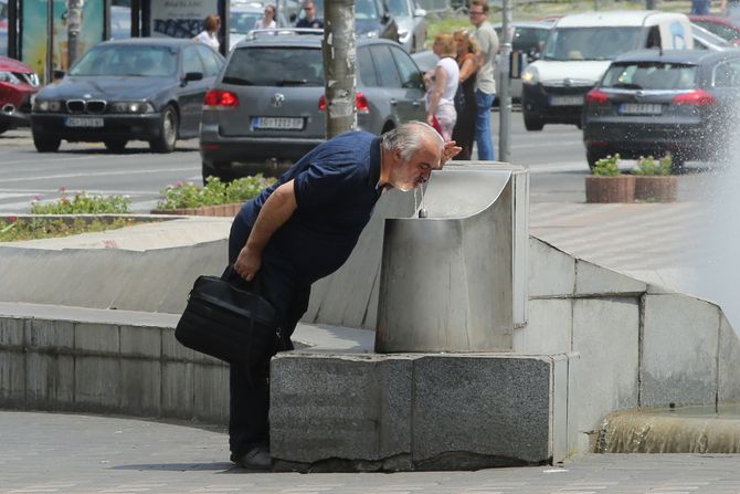 Srbija, ljudi, šetnja, lepo vreme, ilustracija