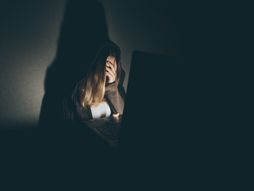 nasilje nad ženama tuga, bol, silovanje, depresija, devojka plače