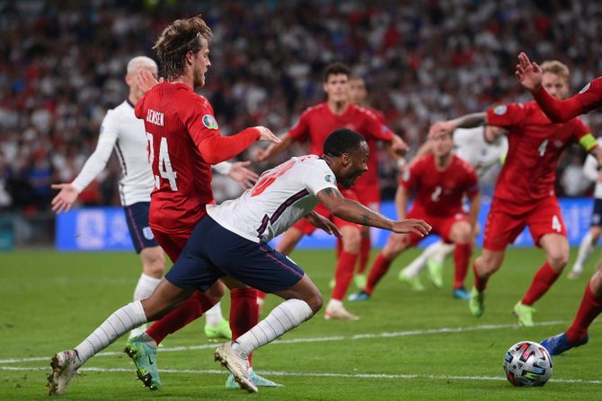 Rahim Sterling, Fudbalska reprezentacija Engleske, Fudbalska reprezentacija Danske, penal, EURO 2020