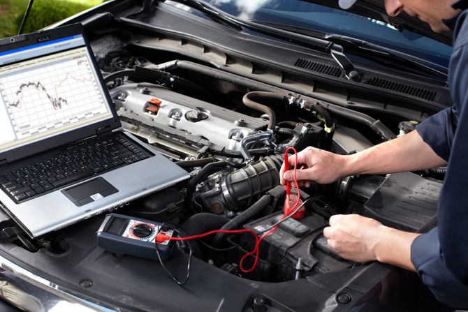 Automehaničar, auto servis Automehaničar, auto servis