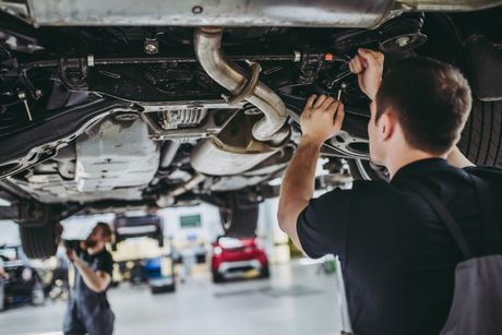 Automehaničar, auto servis Automehaničar, auto servis