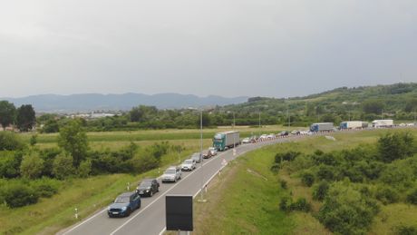 Gužva na autoputu Miloš Veliki i obilaznici oko Čačka