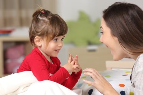 Mama i ćerka, dete, mama Mama i ćerka, dete, mama