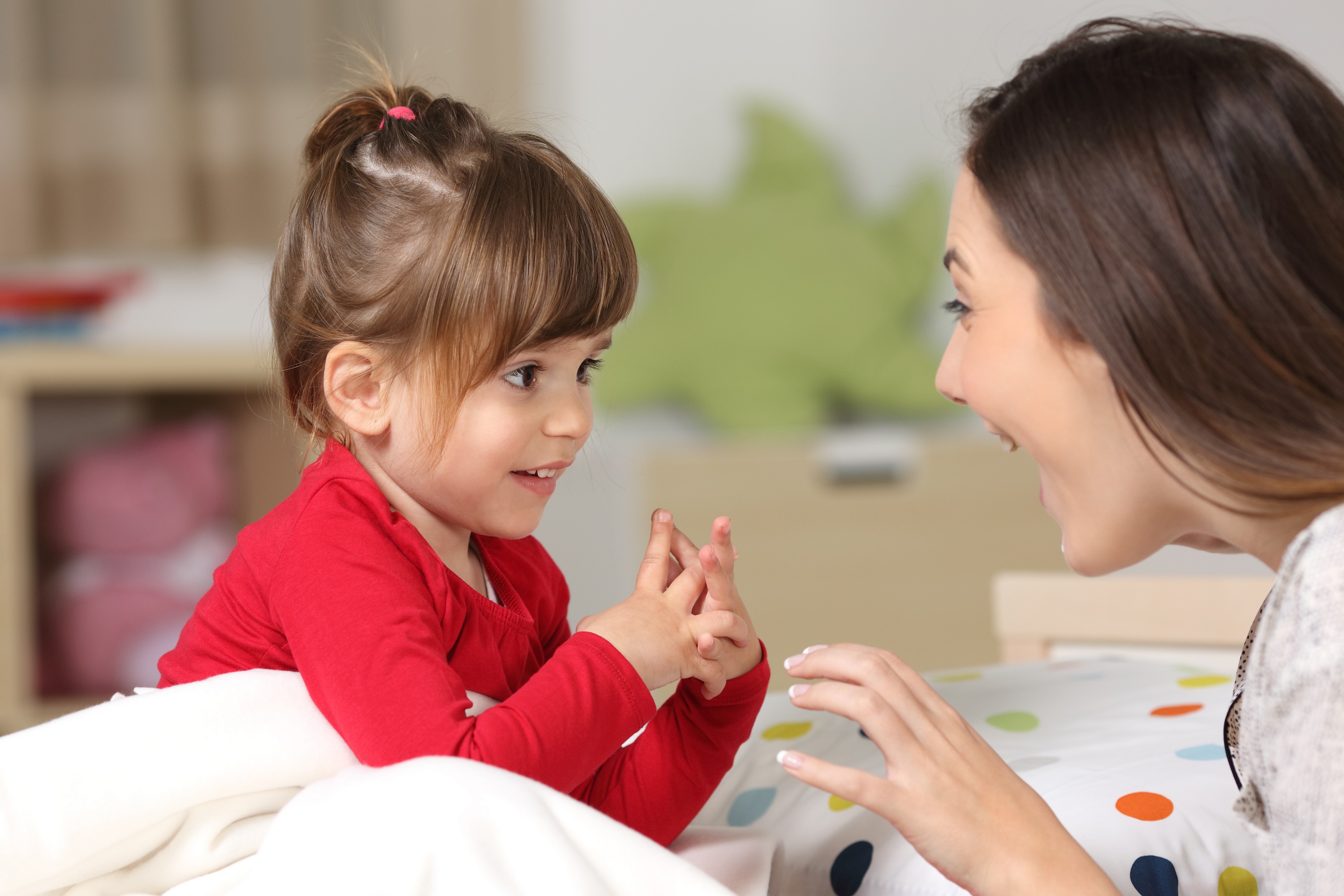 Kako da ćerku pripremite za život? Od ljubavi prema sebi do veština koje svaka devojka mora znati