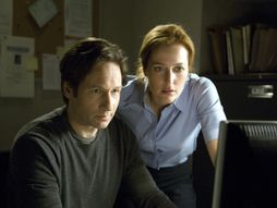 X FILES David Duchovny i Gillian Anderson,  Dejvid Duhovni i Džilijan Anderson, Molder Skali