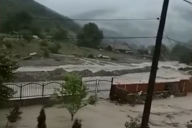 Dve osobe izgubile život u poplavama u Rumuniji: Opasnost još nije prošla - Vimarsana News