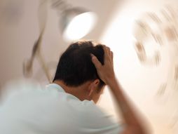 Nesvestica, vrtoglavica, bol u glavu