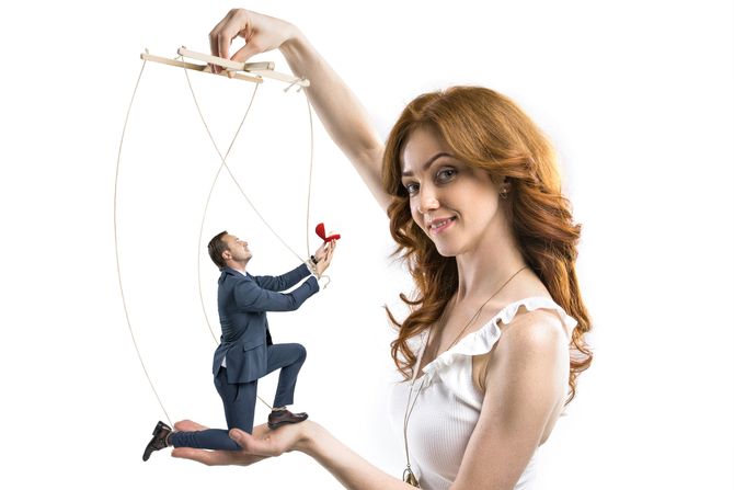 Žena, manipulacija Žena, manipulacija