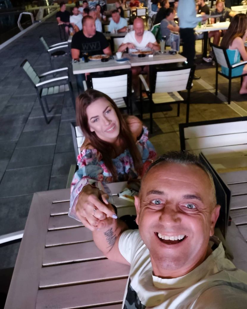 Ivan prevario ženu, pa zaprosio duplo mlađu ljubavnicu: Sve to uradio javno, supruga reagovala neočekivano