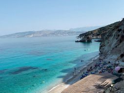 Albanija shpella e pellumbave, more, plaža