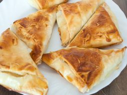 Trogulići sa sirom, pitice, pita