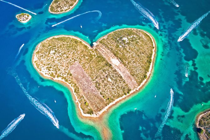 Galešnjak, OSTRVO LJUBAVI, u obliku srca, land of Love, Lover's Island, Otok za zaljubljene, Love Island