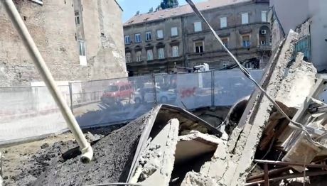 Srušila se zgrada u Zagrebu, Zagreb, Medulićeva ulica, kipar Ivan Kujundžić Srušila se zgrada u Zagrebu, Zagreb, Medulićeva ulica, kipar Ivan Kujundžić