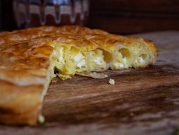 gibanica iz tiganja, burek, pita sa sirom