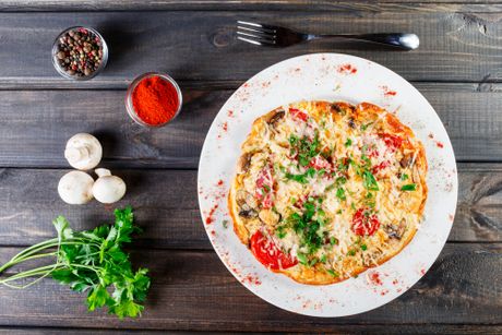 Omlet, omlet sa povrćem, kajgana, jaja Omlet, omlet sa povrćem, kajgana, jaja