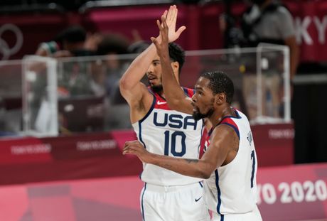 Košarkaši SAD i Francuske