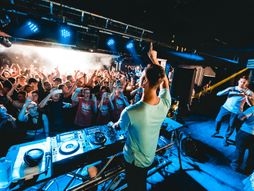 klub, klabing, dj, žurka