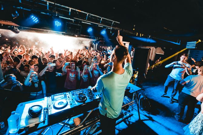 klub, klabing, dj, žurka