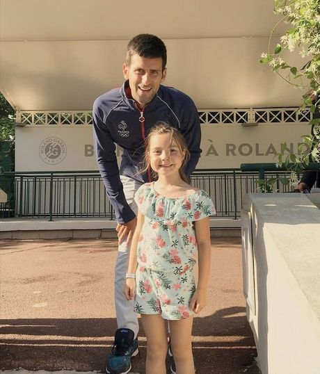 Nađa Žmukić, skupljačica loptica na Rolan Garosu Nađa Žmukić, skupljačica loptica na Rolan Garosu
