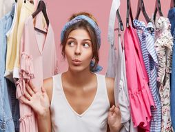 Odeća, ormar, devojka