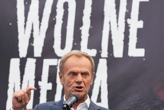 Poljska VarŠava protesti zbog nezavisnih medija Poljska VarŠava protesti zbog nezavisnih medija