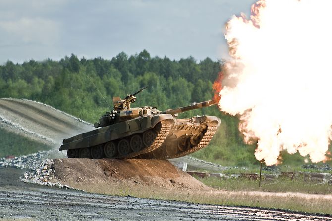 Tenk T-90