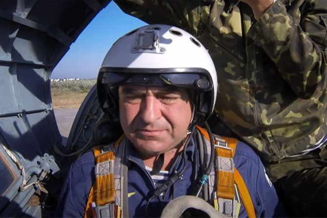 U nesreći u Turskoj poginuo legendarni pilot o kom je snimljen film: Gasio požar, udario u planinu - Vimarsana News