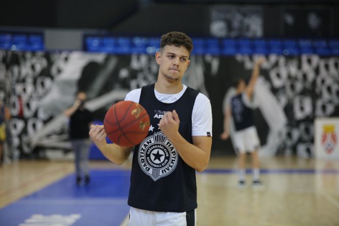 Kk Partizan, Trening pred početak priprema