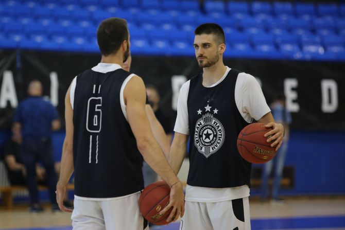 Kk Partizan, Trening pred početak priprema